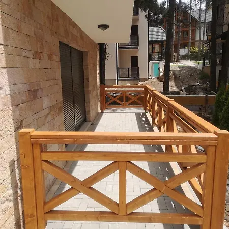 Apartman Giron *