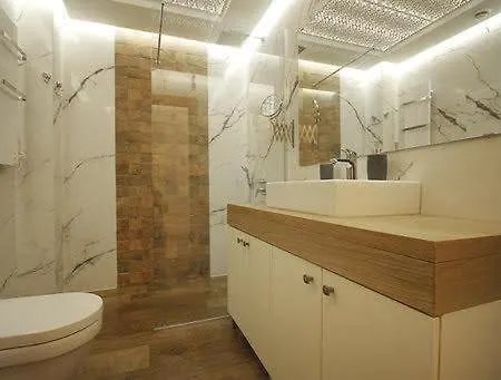 Apartman Giron *